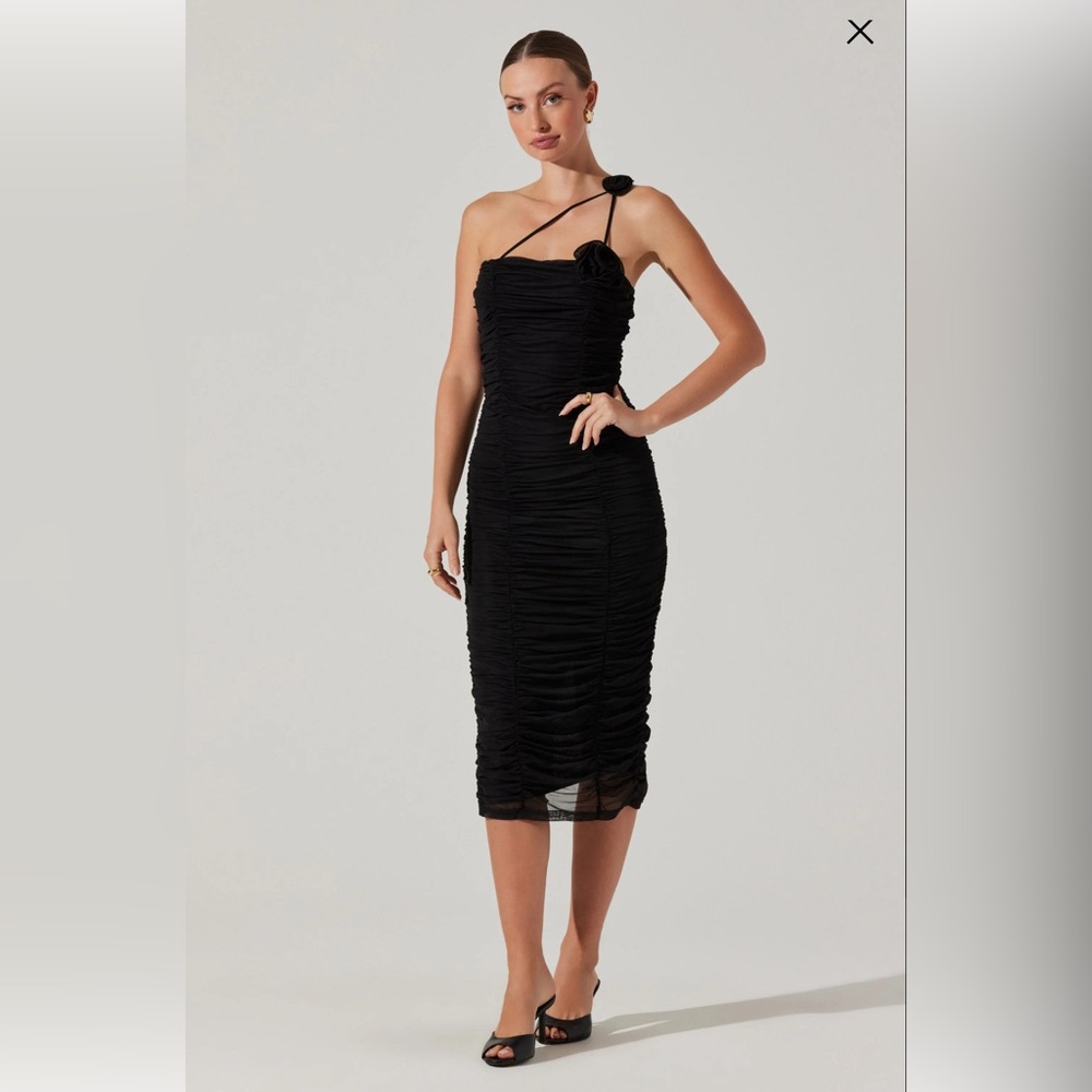ASTR Ruched Dress